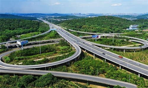 金东钢筋套筒应用于高速公路